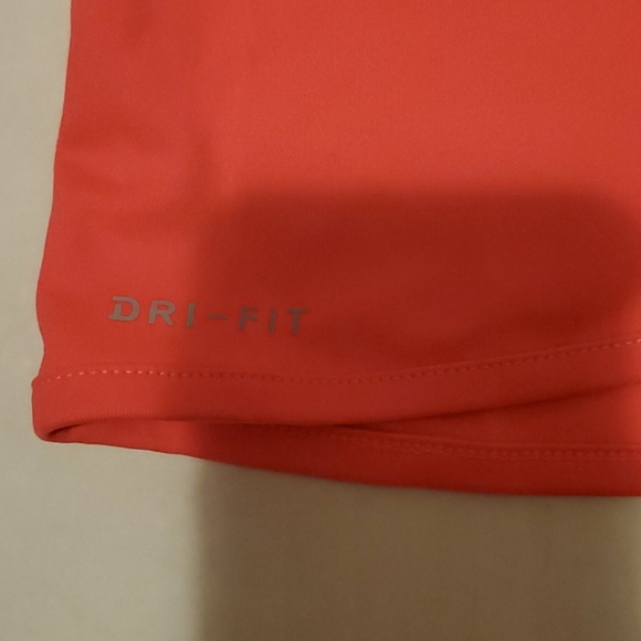 NWT: NIKE Shirt Bundle - Picture 4 of 11